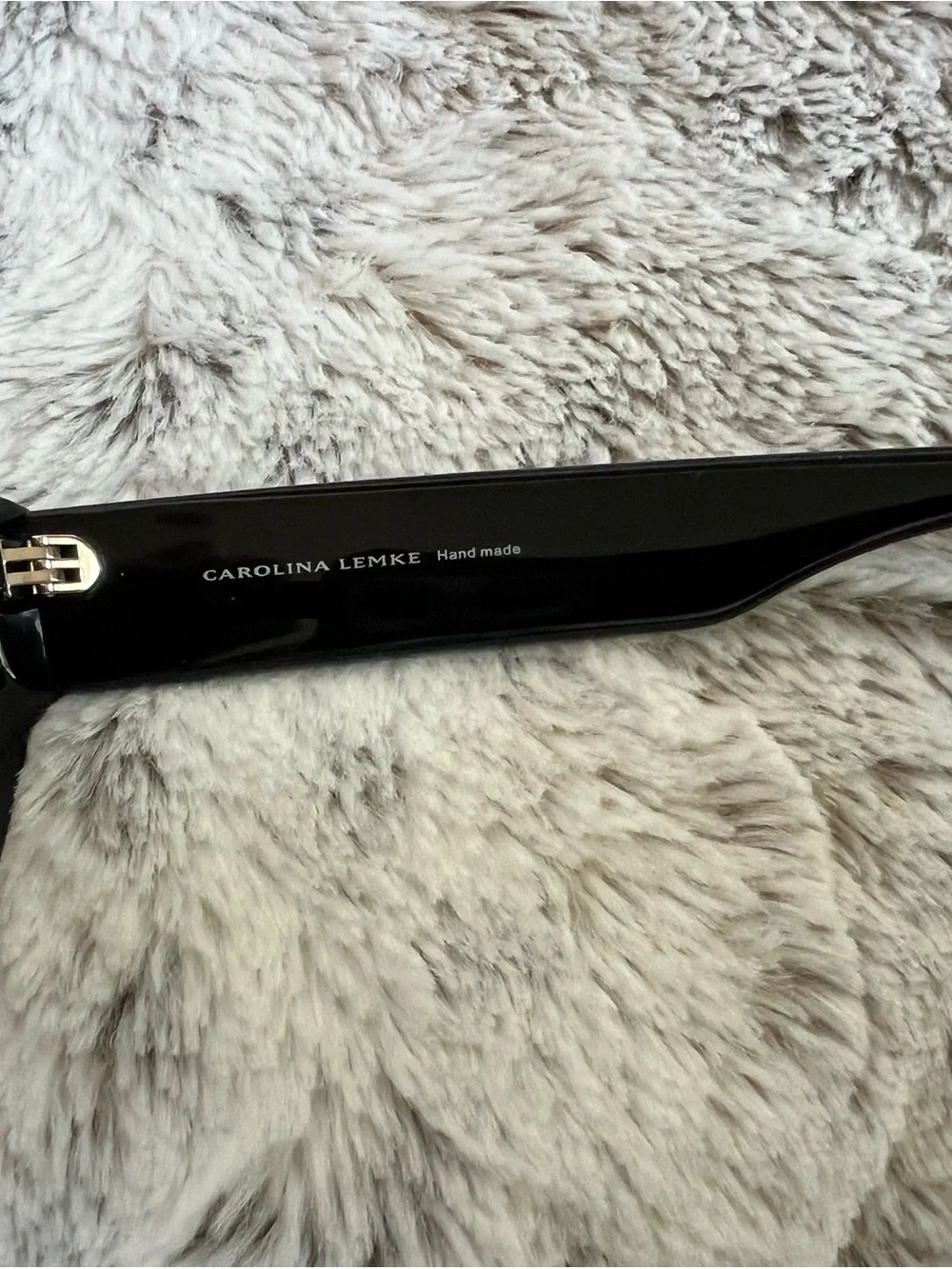 Caroline Lemke chic black